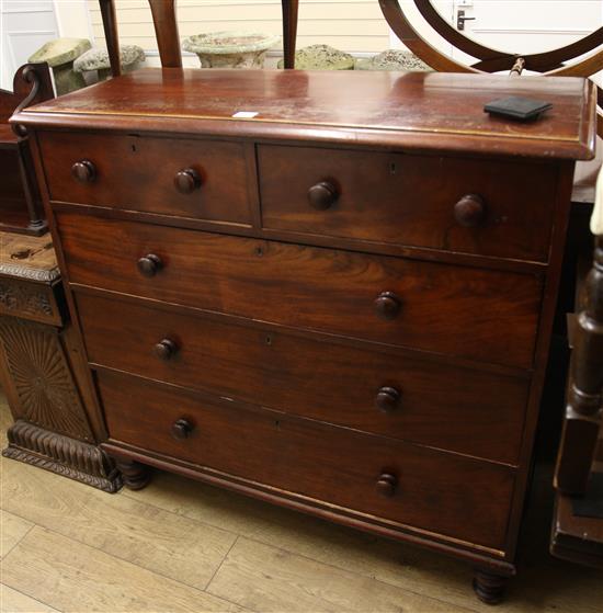 Mahogany chest of drawers W.120cm